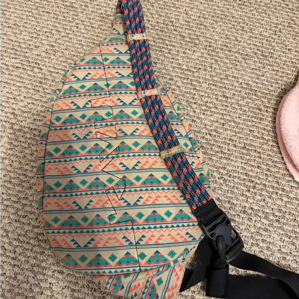 Kavu Multicolor Patterned Sling Bag - Picture 1 of 2